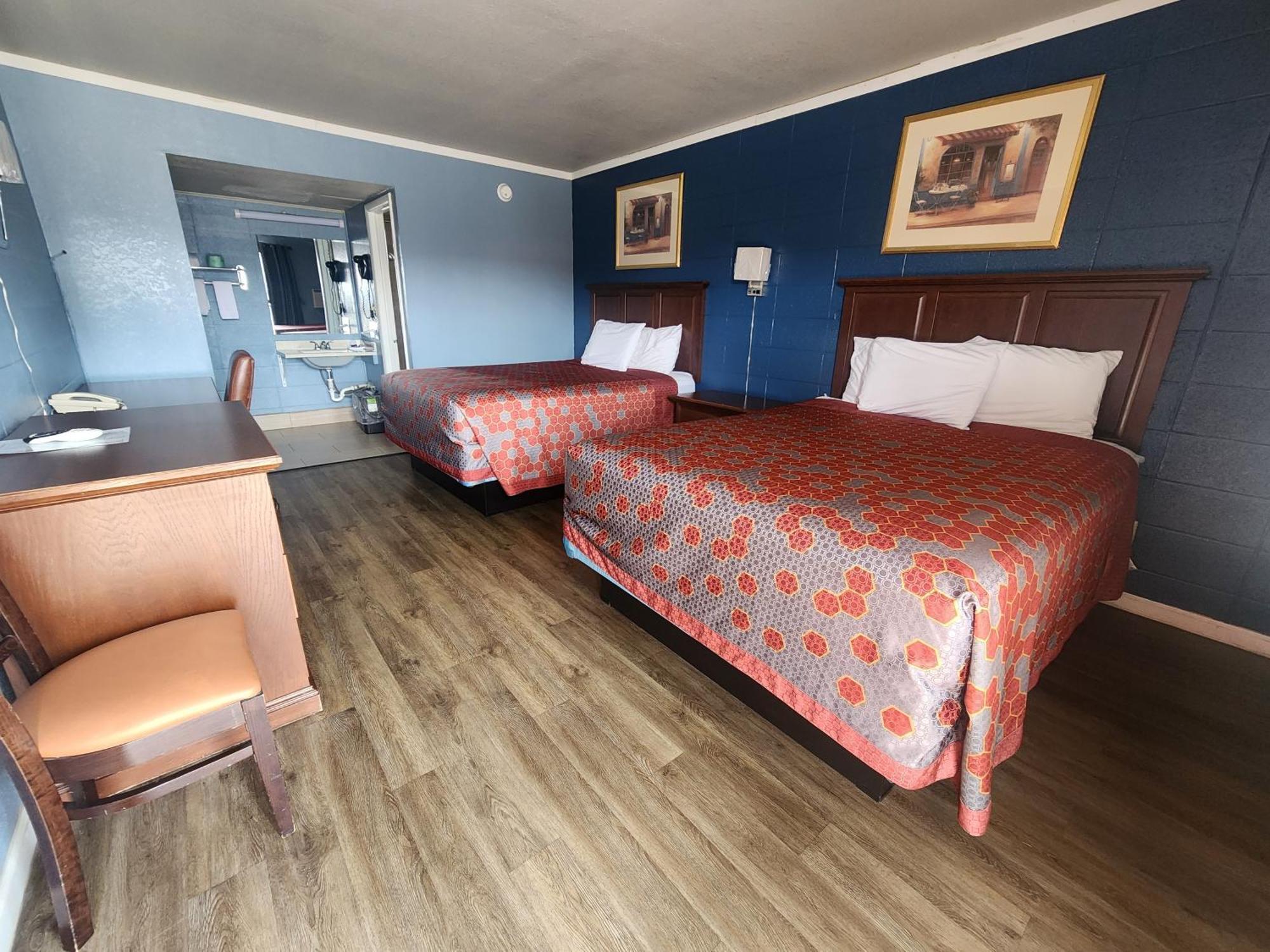 קרת'ג' Guest House Motel מראה חיצוני תמונה